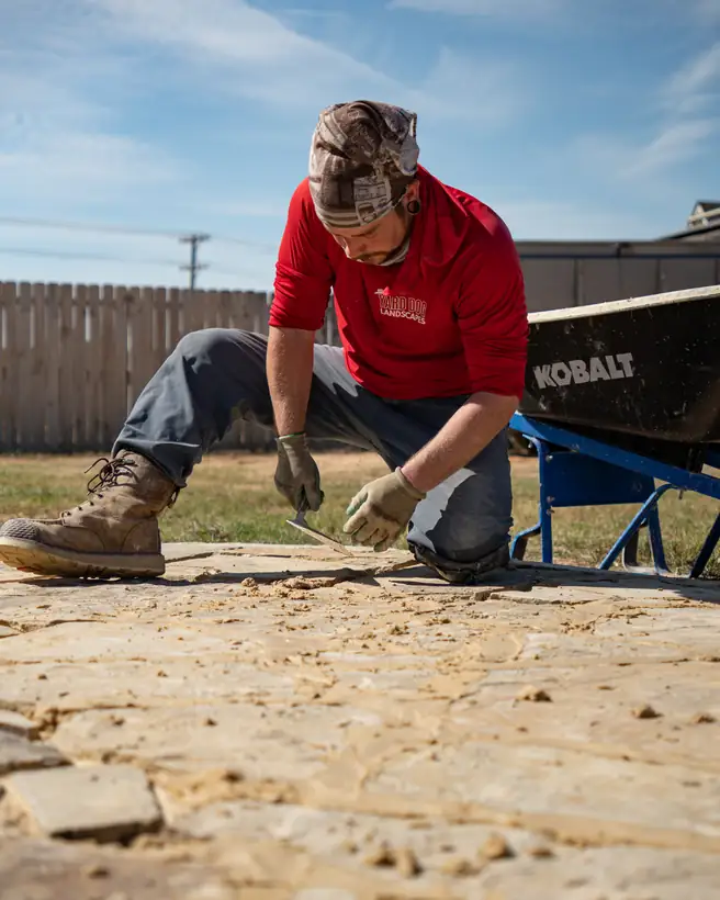 Setting flagstone in mortar, Kilgore, TX
