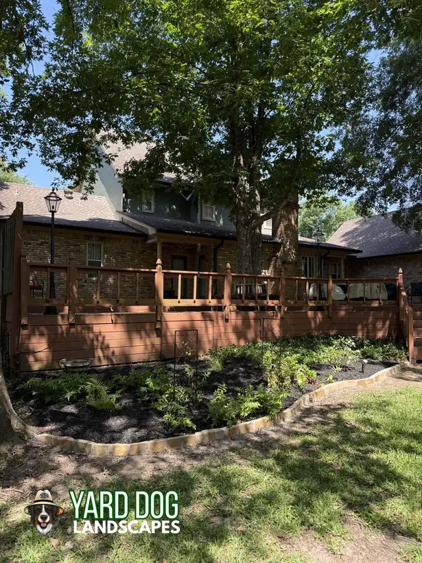 Curved bed along the deck, East Texas
